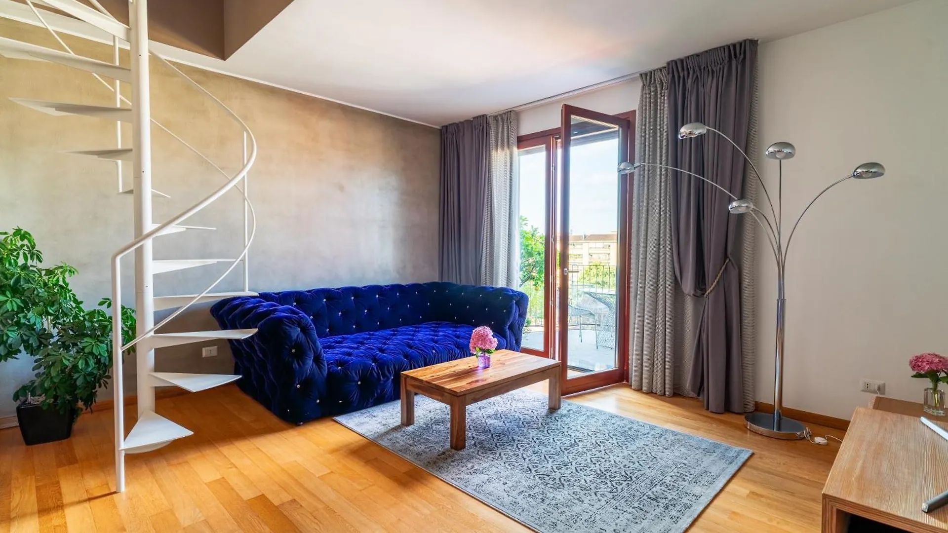 Aparthotel Fiftyfive-One Zuretti Milano Italia